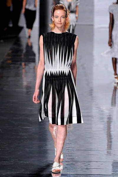 Look 13